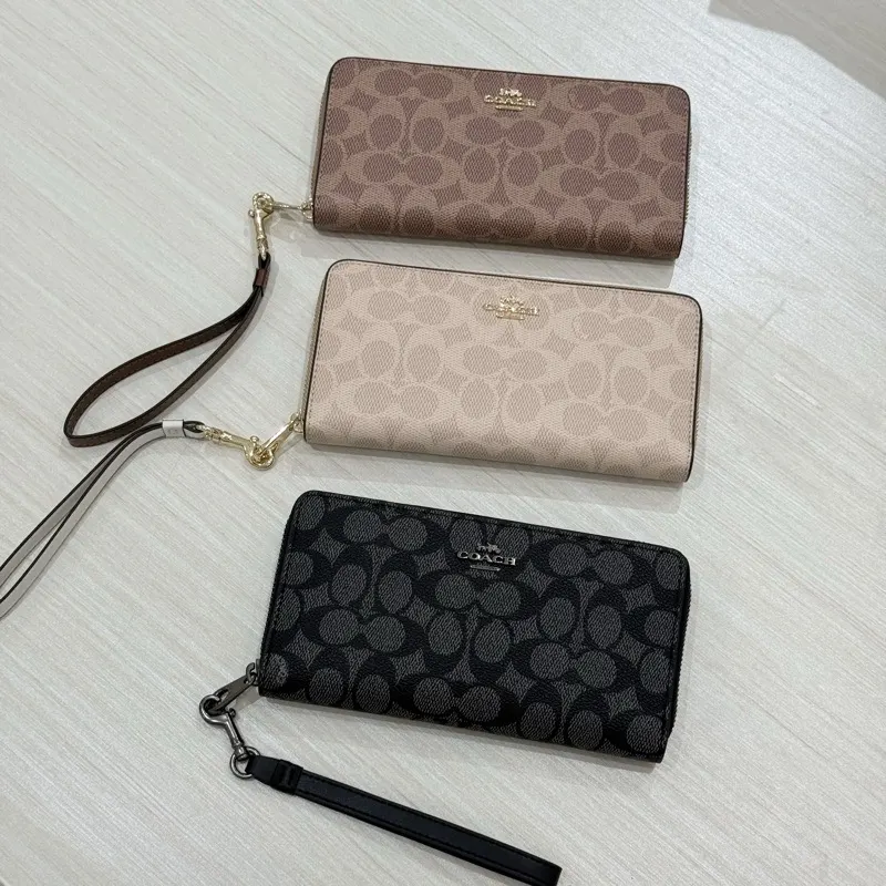 coach កាបូបលុយវែង