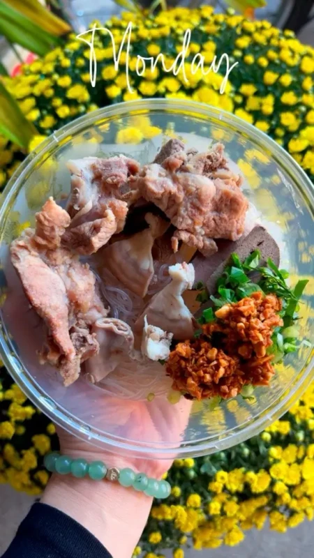 មីសួរ-គ្រឿងក្នុងឆ្អឹងស៊ុប