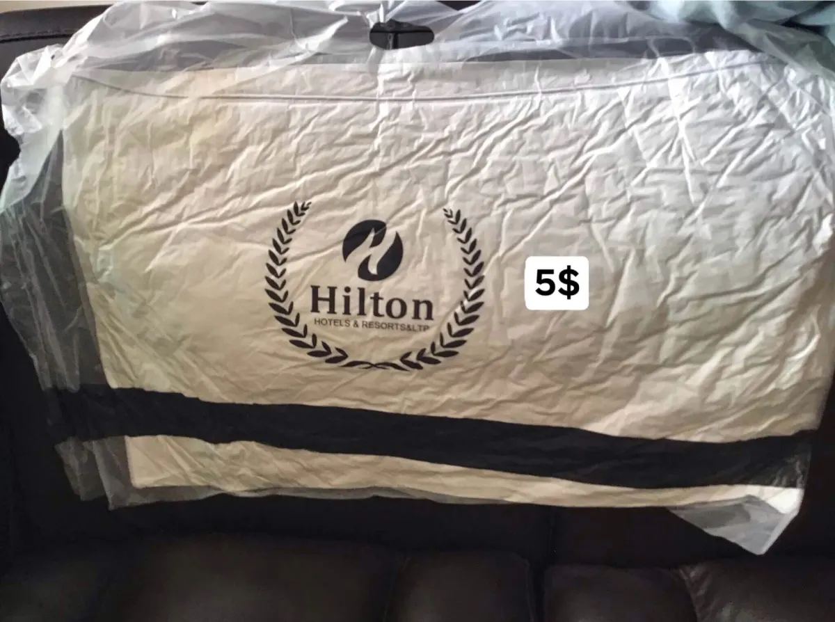 ខ្នើយកើយ(Hilton)