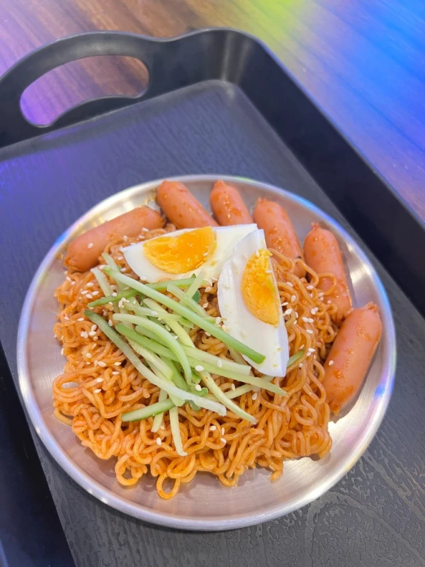 មីគោកអត់ហិរ