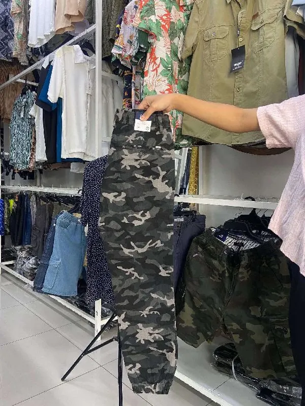 ខោប៉ារ៉ារឹបជើង