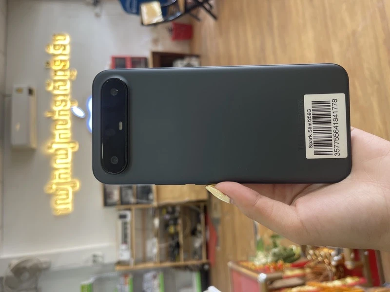 Tecno Spark slim មួយទឹក