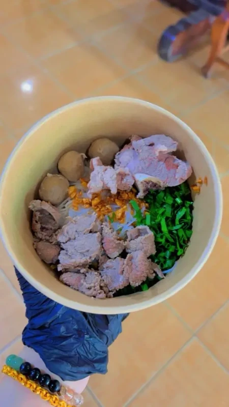 គុយទាវសាច់គោប្រហិត