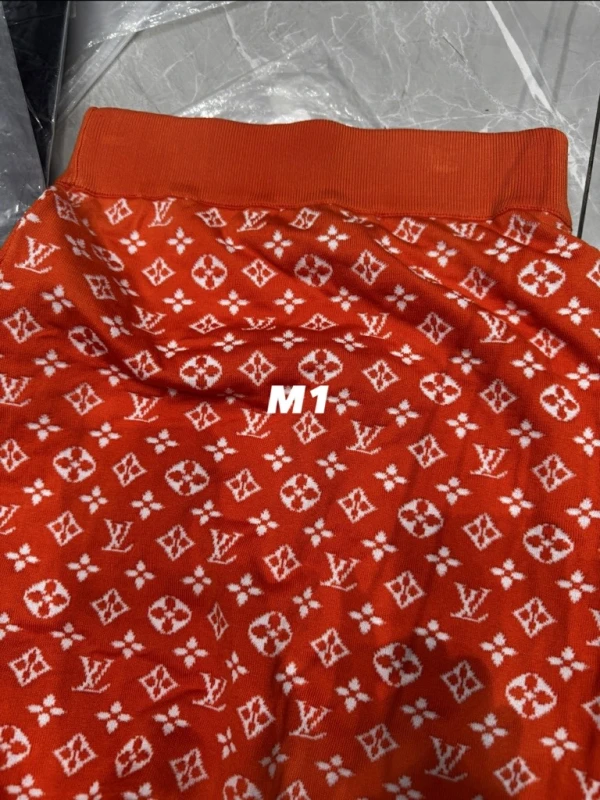 lv knit skirt